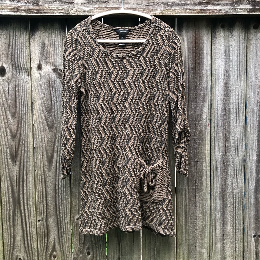 Ali Miles Textured Tunic Size M Ruched Sleeves Olive Green Pocket